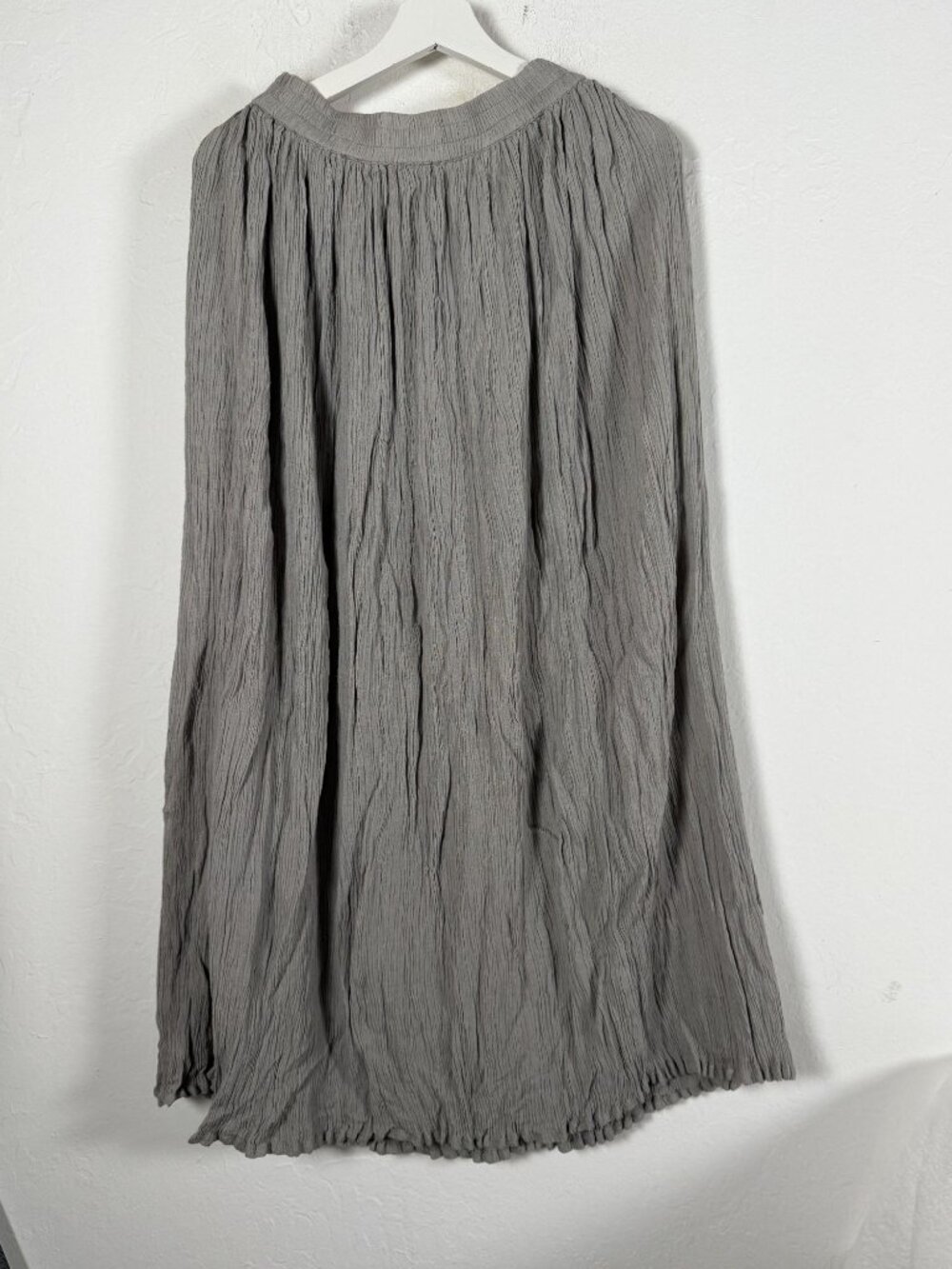 Erika & Co Womens Maxi Skirt Gray Crinkle Gauze Elastic Smocked Waist Small New